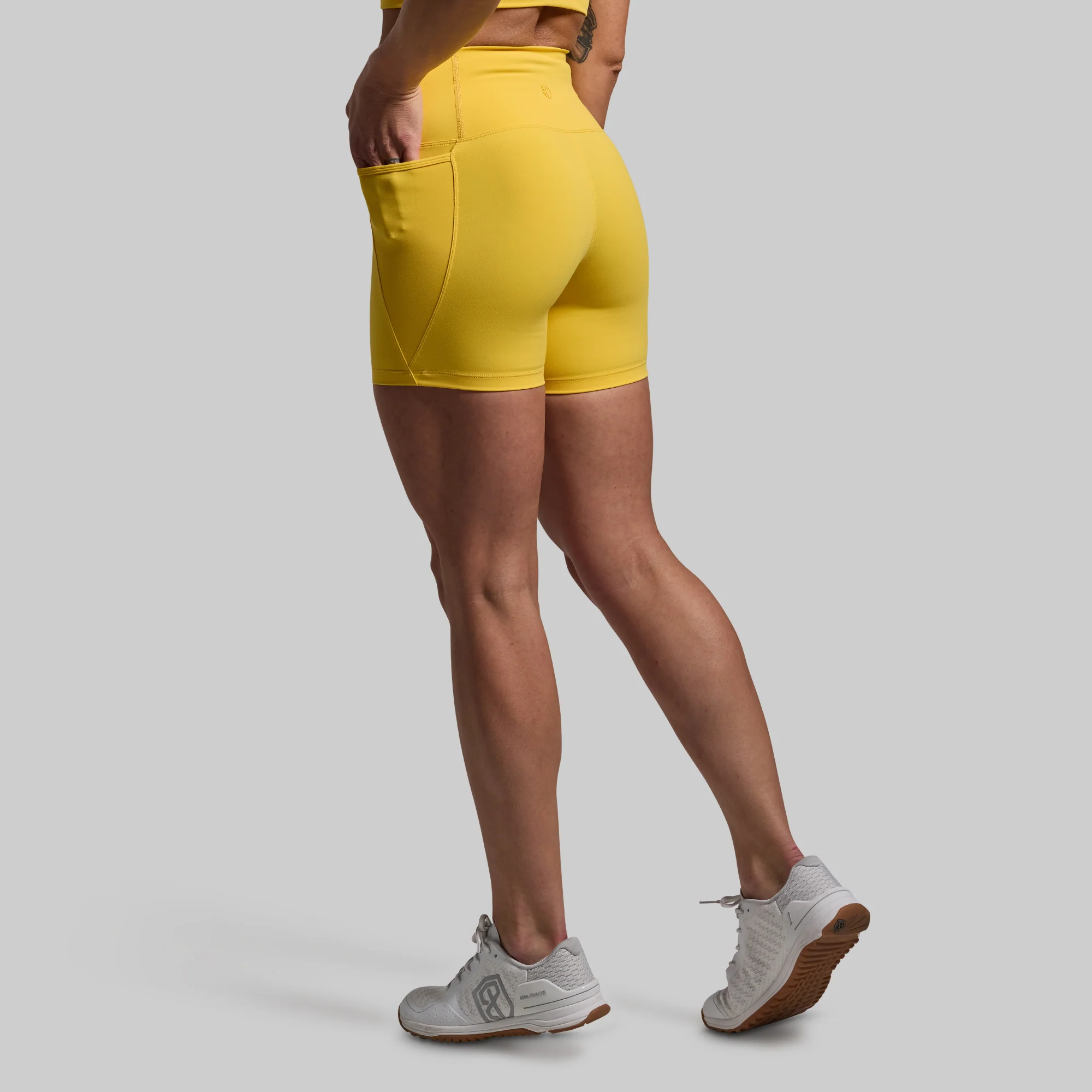 Eccentric Short (Golden) - Image 5