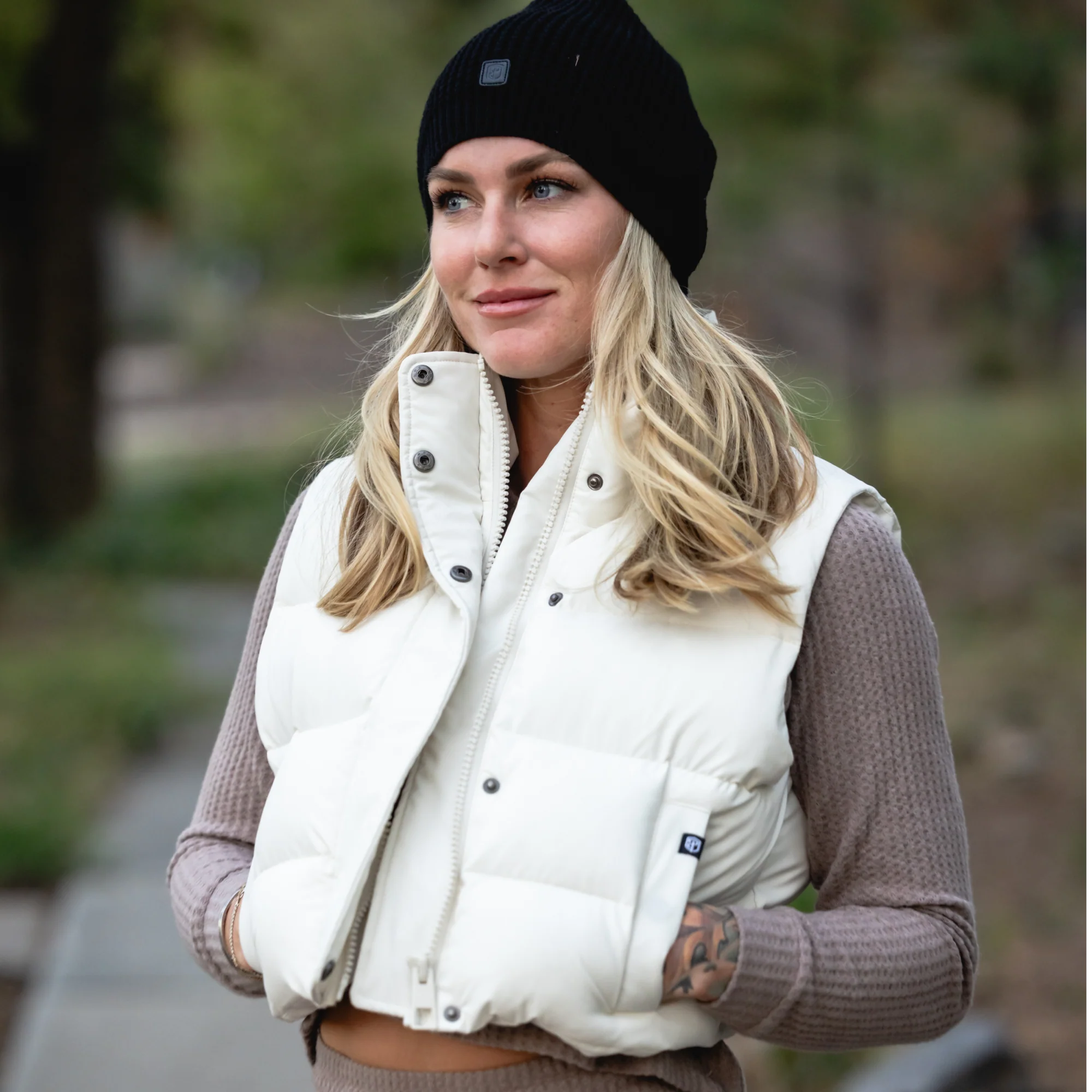 Fireside Cropped Puffer Vest (Ivory) - Image 10