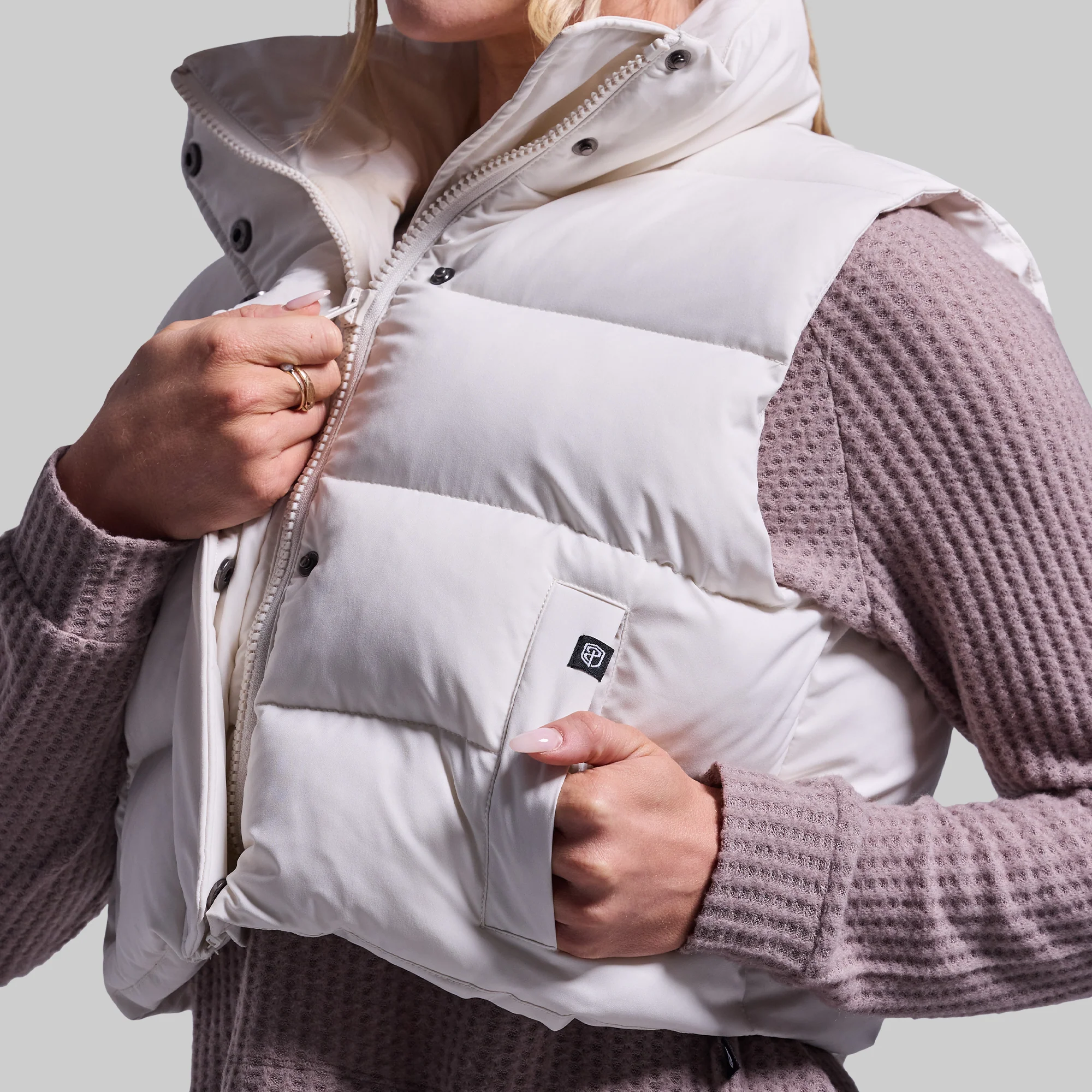 Fireside Cropped Puffer Vest (Ivory) - Image 6