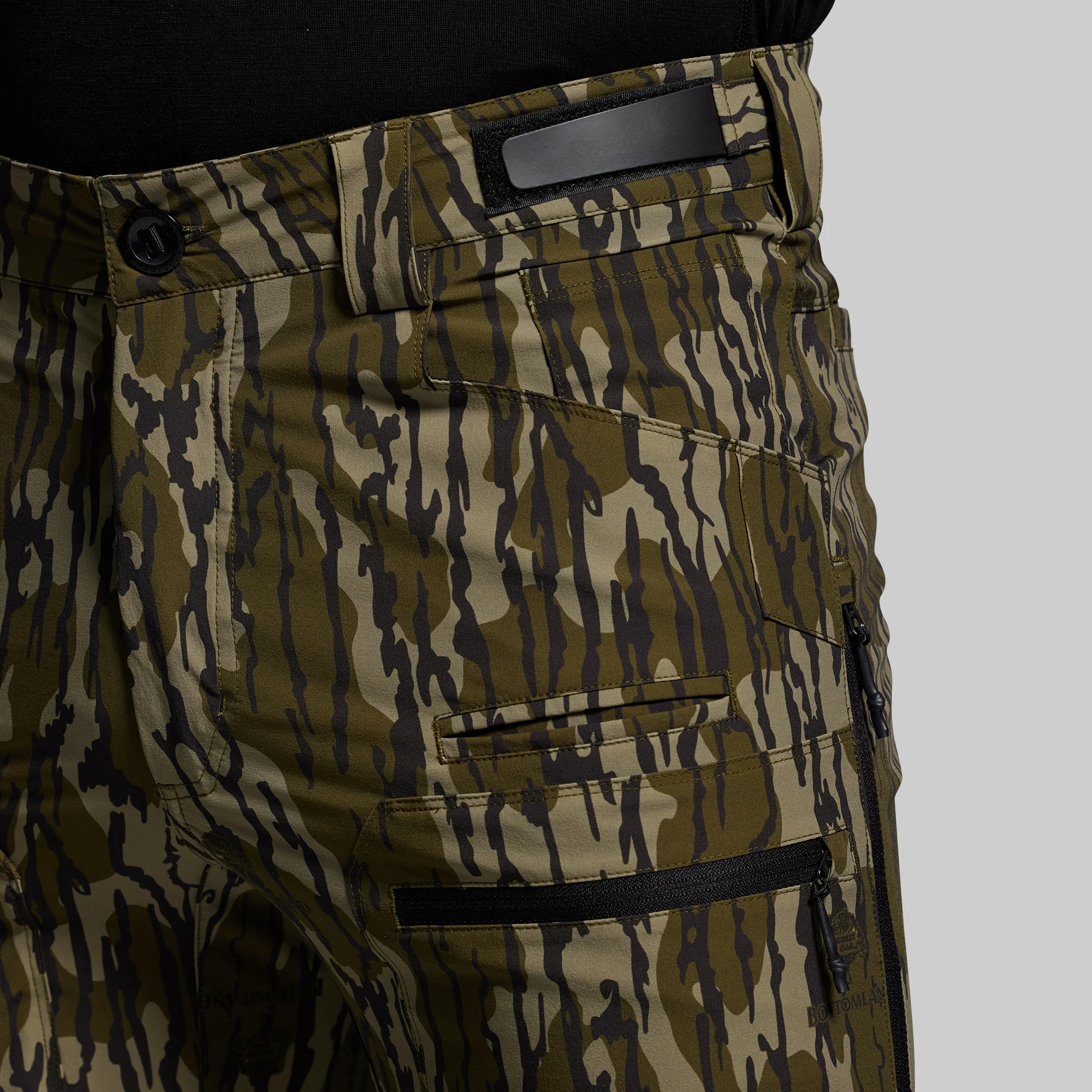 Men's Frontier Pant Light 2.0 (Mossy Oak® Original Bottomland® 2025) - Image 3