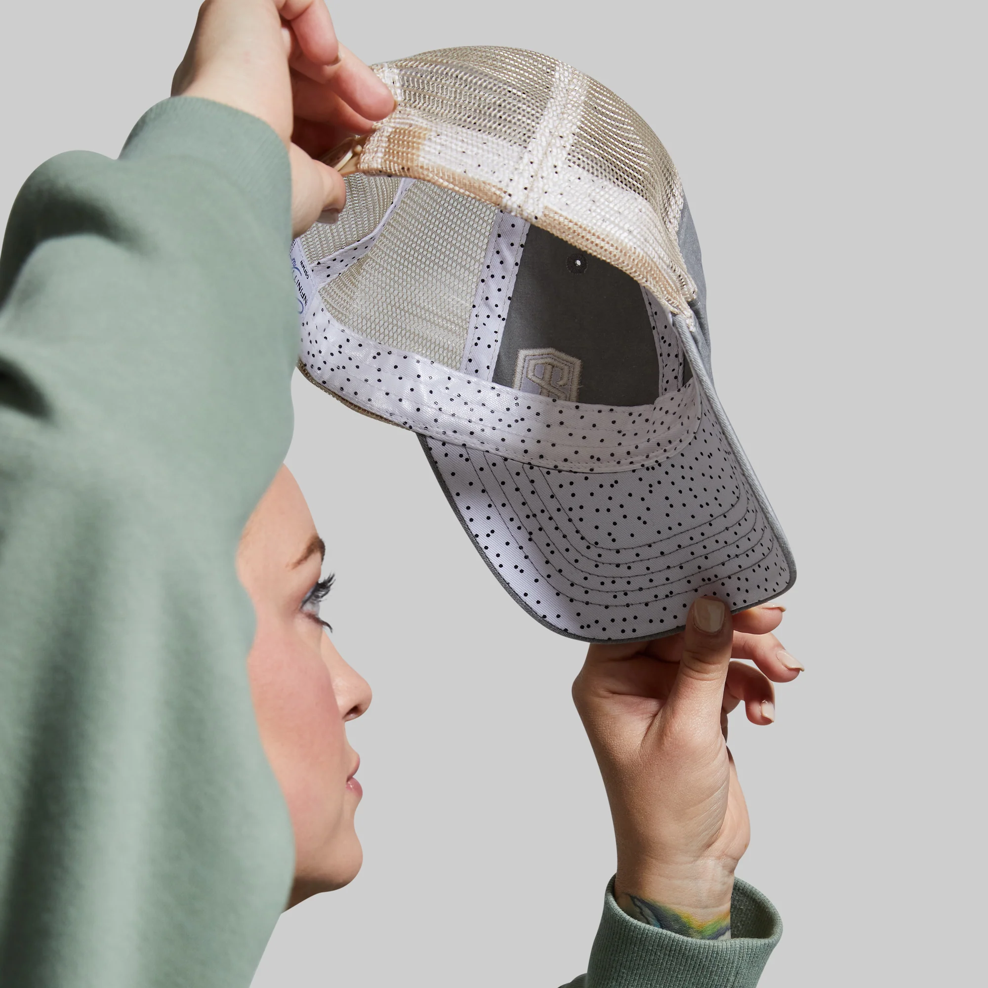 Relax Hat (Light Grey/Polka Dots) - Image 2