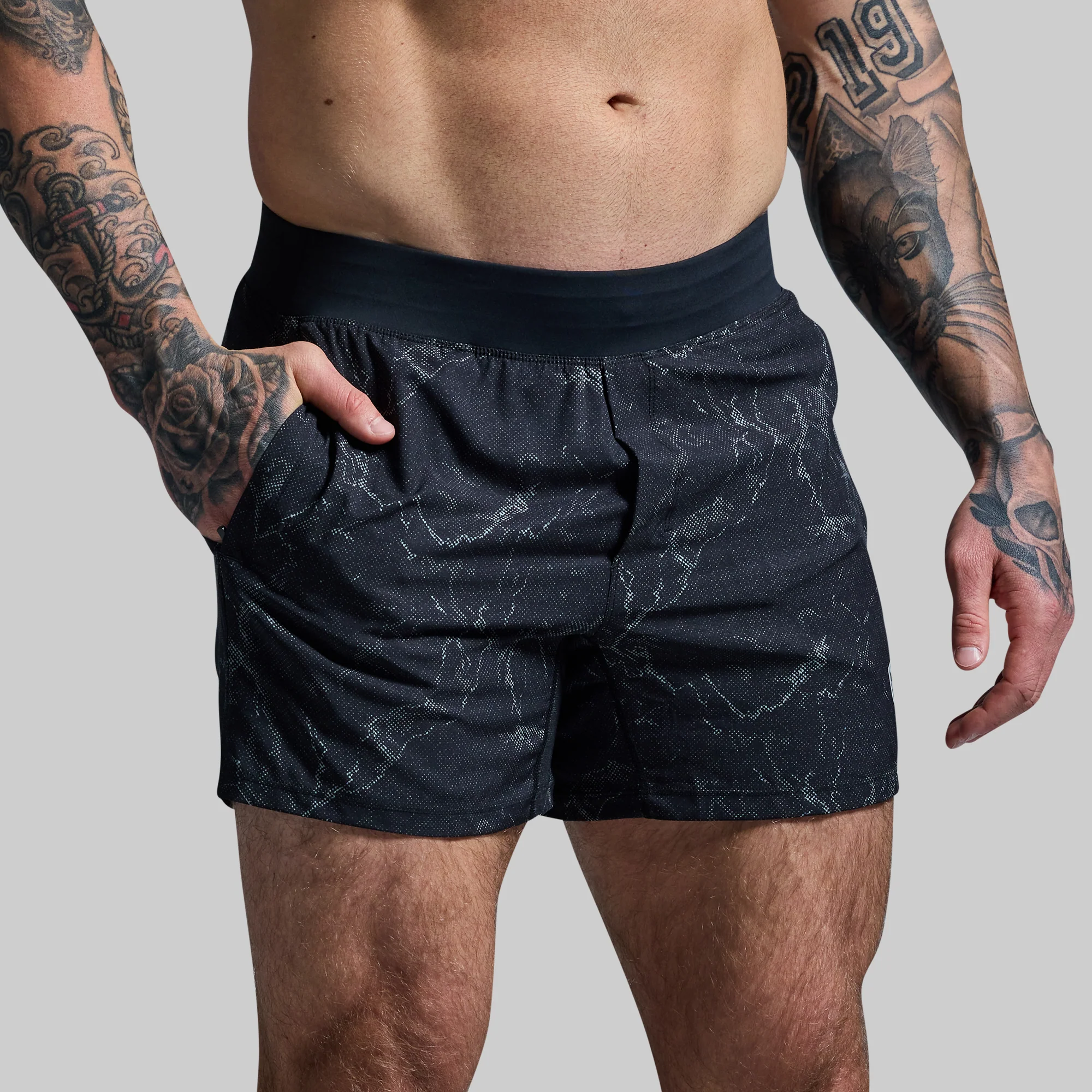 Versatile Short w/ Compression 5" (Black Marble) - Image 4