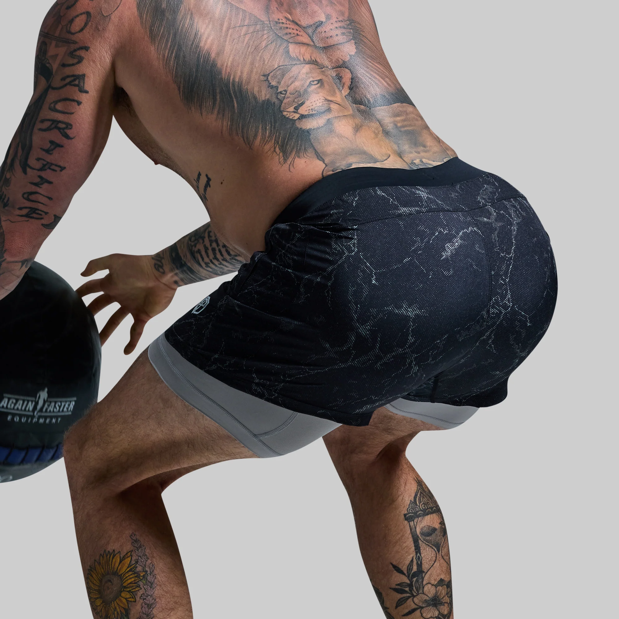 Versatile Short w/ Compression 5" (Black Marble) - Image 7