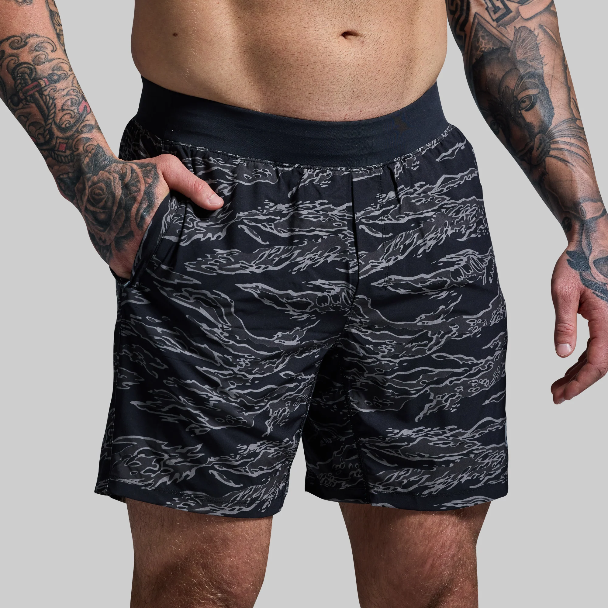 Versatile Short w/ Compression 7" (Night Tiger) - Image 4