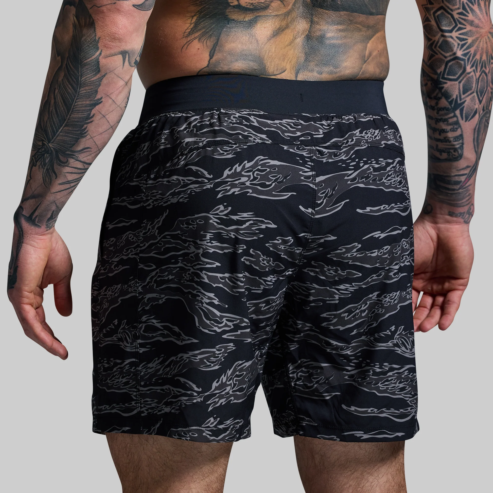 Versatile Short w/ Compression 7" (Night Tiger) - Image 5