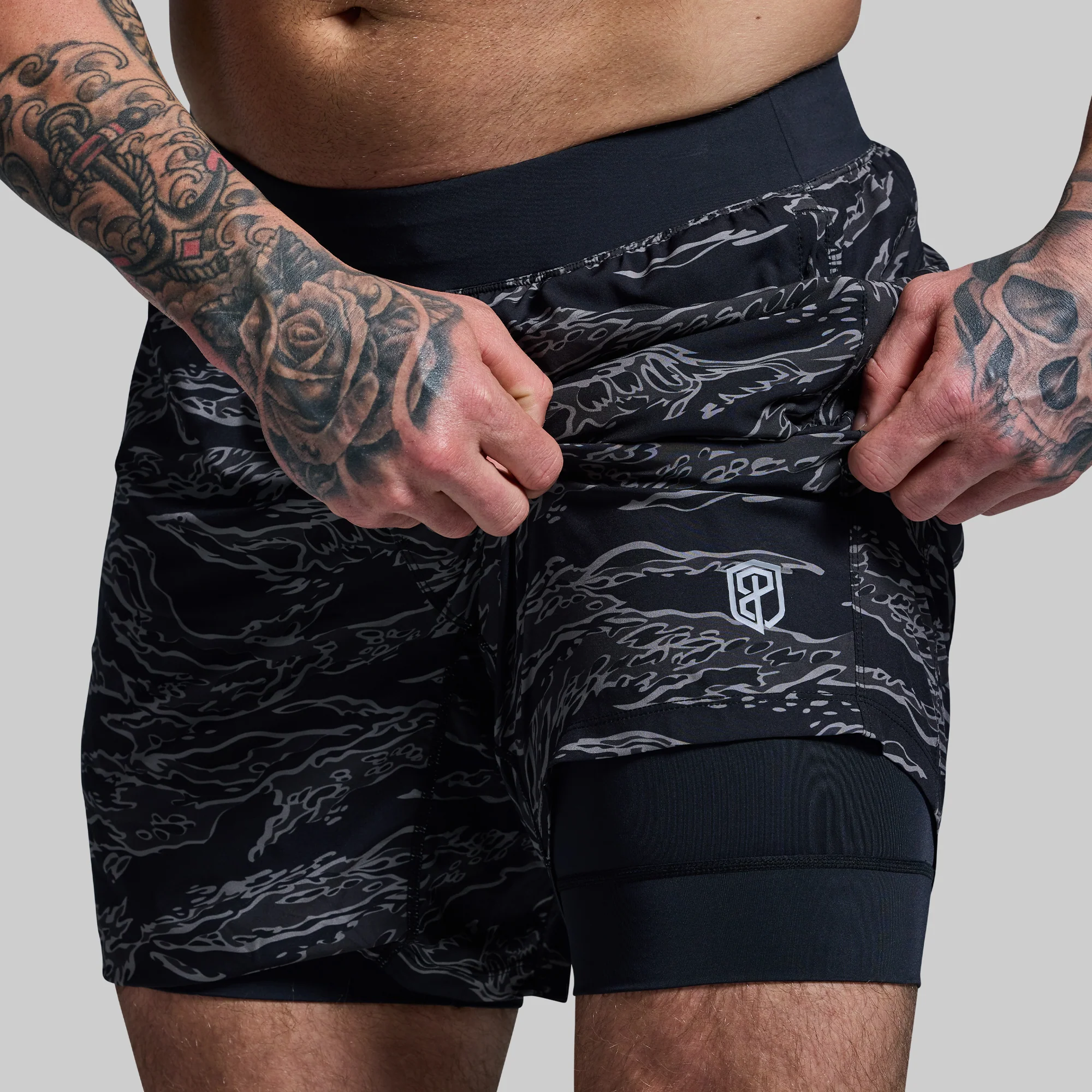 Versatile Short w/ Compression 7" (Night Tiger) - Image 6